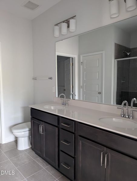 PXL_20250916_205642368.NIGHT