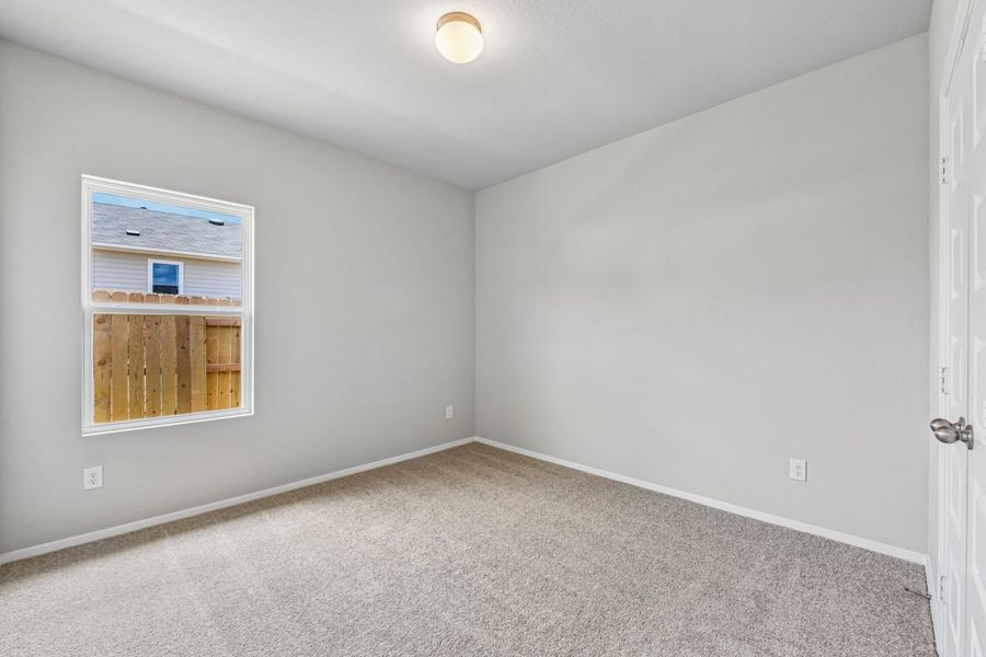 Spacious, unfurnished interior of a new home in Cloverleaf, Austin (Image 17).