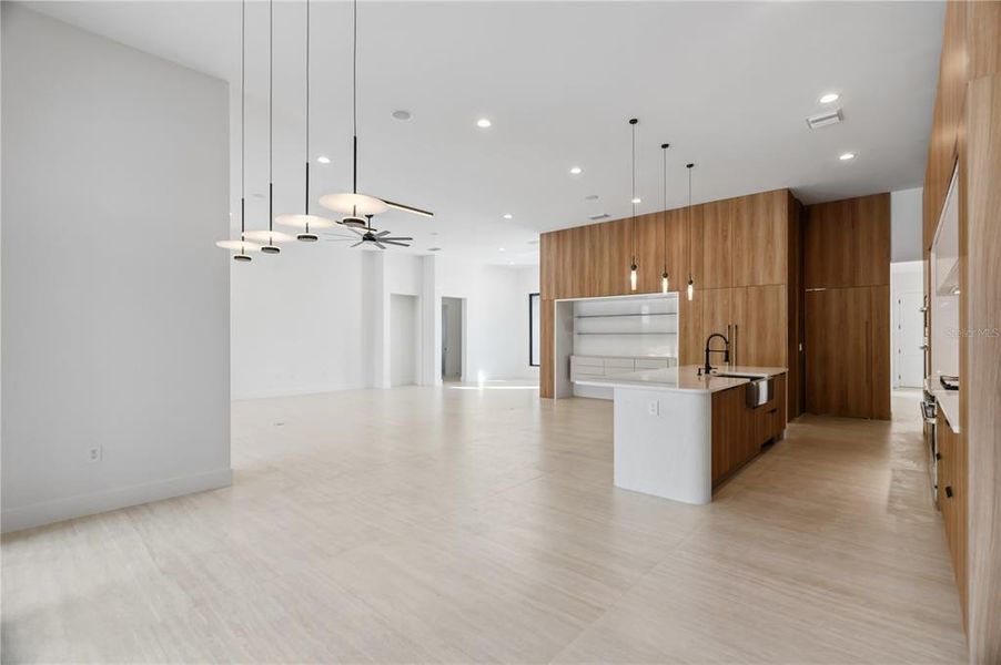Spacious, unfurnished interior of a new home in , Montverde (Image 36).