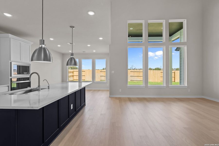 Spacious, unfurnished interior of a new home in Buffalo Crossing, Cibolo (Image 37).