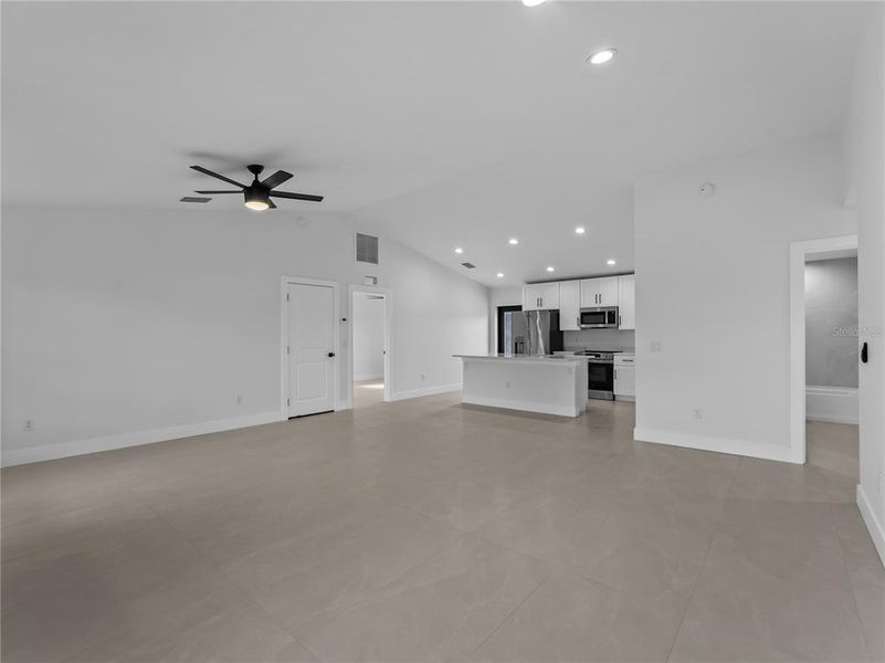 Spacious, unfurnished interior of a new home in , Port Charlotte (Image 22).