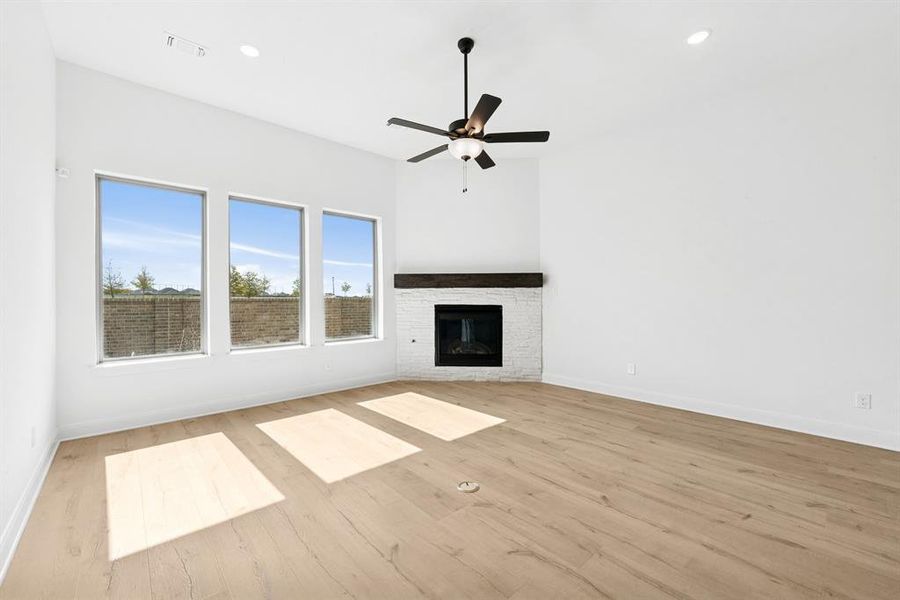 Spacious, unfurnished interior of a new home in South Pointe Cottage Series, Mansfield (Image 27). Spacious, unfurnished interior of a new home in South Pointe Cottage Series, Mansfield (Image 27).