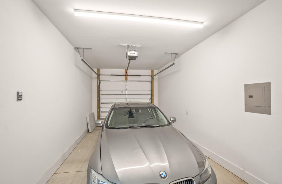 Furnished interior view inside a new home in , Beaufort (Image 32).