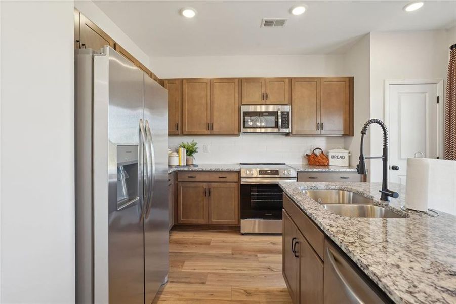 Furnished interior view inside a new home in Oakmont, Dallas (Image 17).