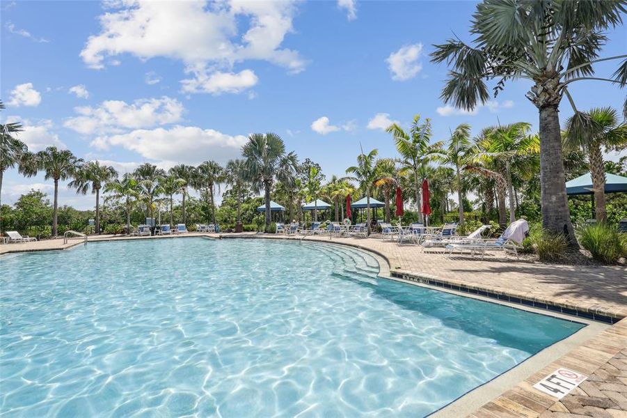 Community amenities in , Nokomis (Image 54).