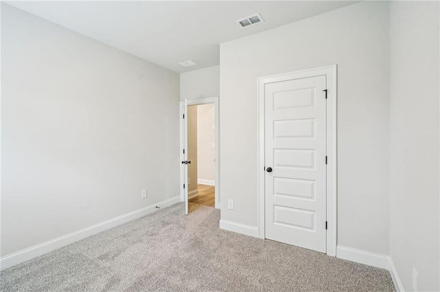 Spacious, unfurnished interior of a new home in Martin Springs - Estate Series, Lawrenceville (Image 19).