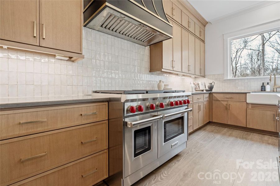 Furnished interior view inside a new home in , Wesley Chapel (Image 28).