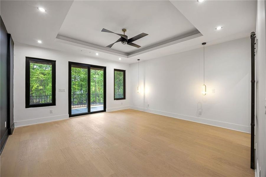 Spacious, unfurnished interior of a new home in , Alpharetta (Image 49).