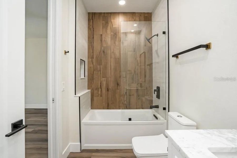 Furnished interior view inside a new home in , Sarasota (Image 68).