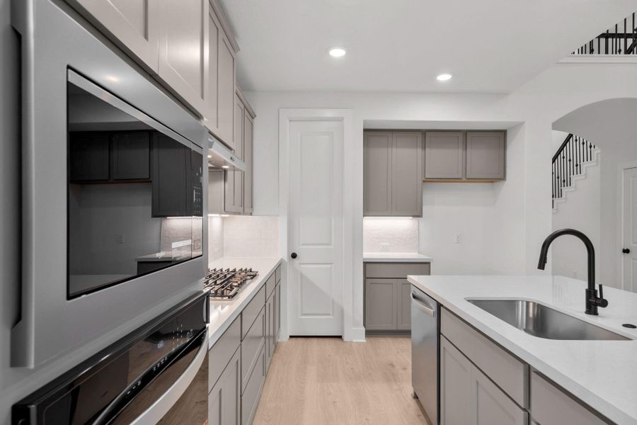 Stunning finishes in Light & Bright Kitchen