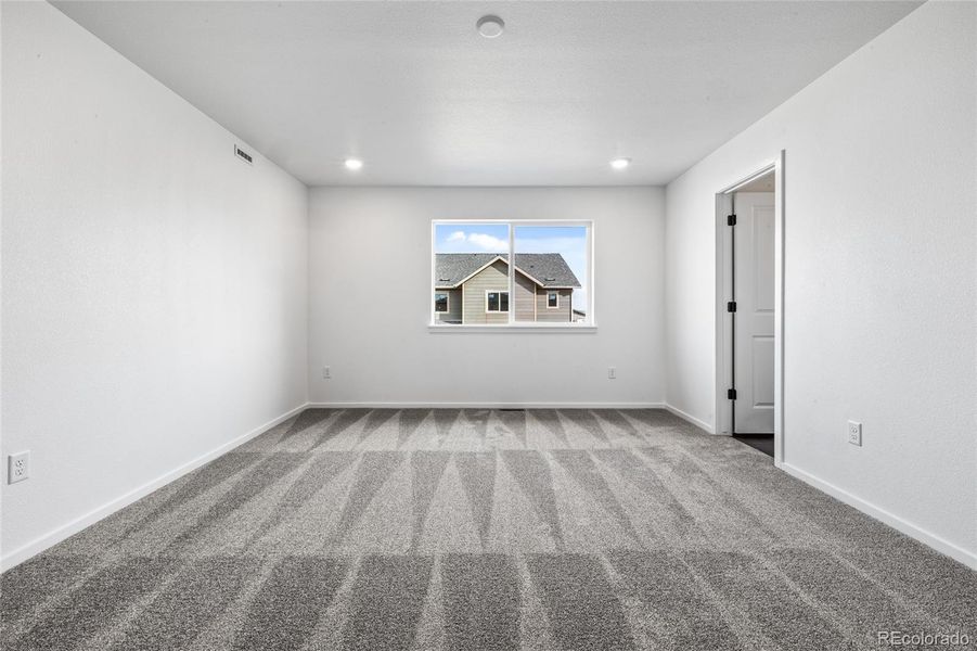 Spacious, unfurnished interior of a new home in Harvest Crossing, Aurora (Image 21). Spacious, unfurnished interior of a new home in Harvest Crossing, Aurora (Image 21).