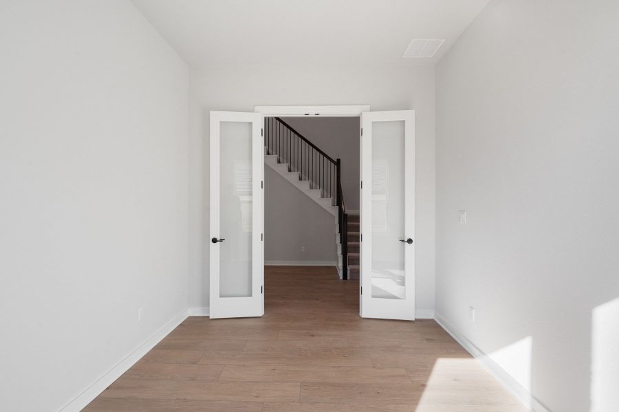 Spacious, unfurnished interior of a new home in Heritage, Dripping Springs (Image 23). Spacious, unfurnished interior of a new home in Heritage, Dripping Springs (Image 23).
