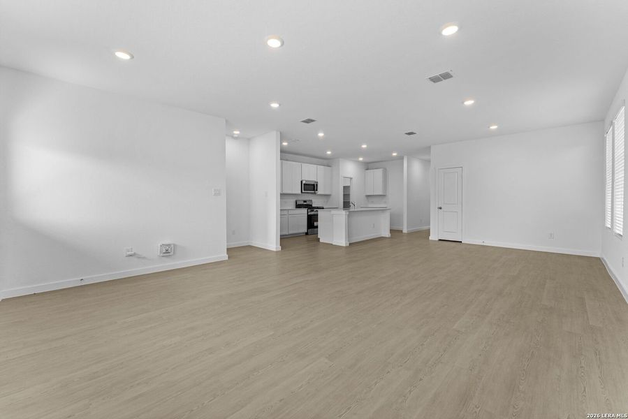Spacious, unfurnished interior of a new home in Hightop Ridge, Converse (Image 25).