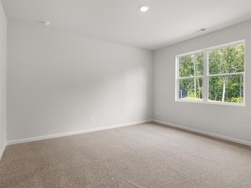 Spacious, unfurnished interior of a new home in Lost Creek, Dallas (Image 10).