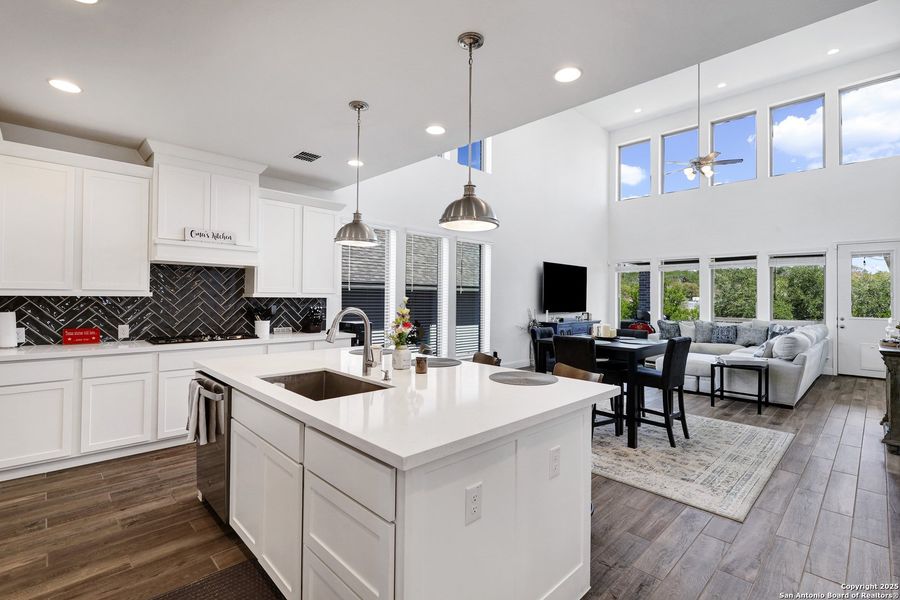 Furnished interior view inside a new home in Cibolo Canyons 50', San Antonio (Image 11). Furnished interior view inside a new home in Cibolo Canyons 50', San Antonio (Image 11).
