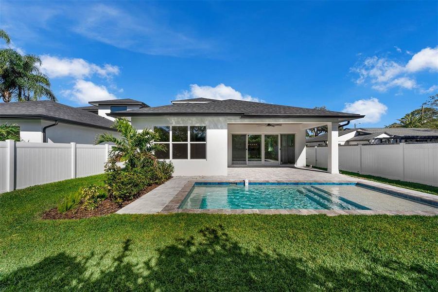 Exterior details and patio area of a home in , Orlando (Image 26).