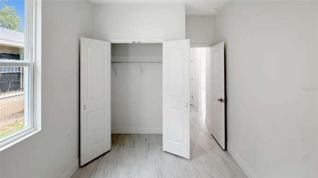 Spacious, unfurnished interior of a new home in , Sanford (Image 6).