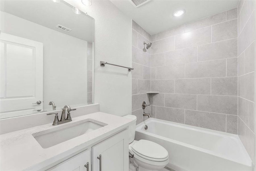 Furnished interior view inside a new home in Liberty, Melissa (Image 11).