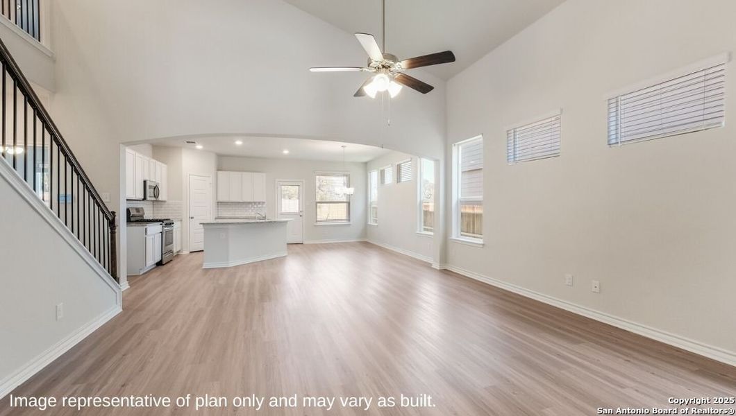 Spacious, unfurnished interior of a new home in Brookstone Creek, San Antonio (Image 15).