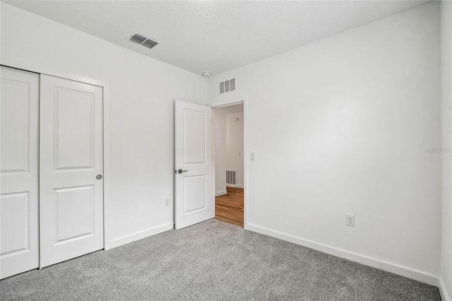 Spacious, unfurnished interior of a new home in , Citrus Springs (Image 13).