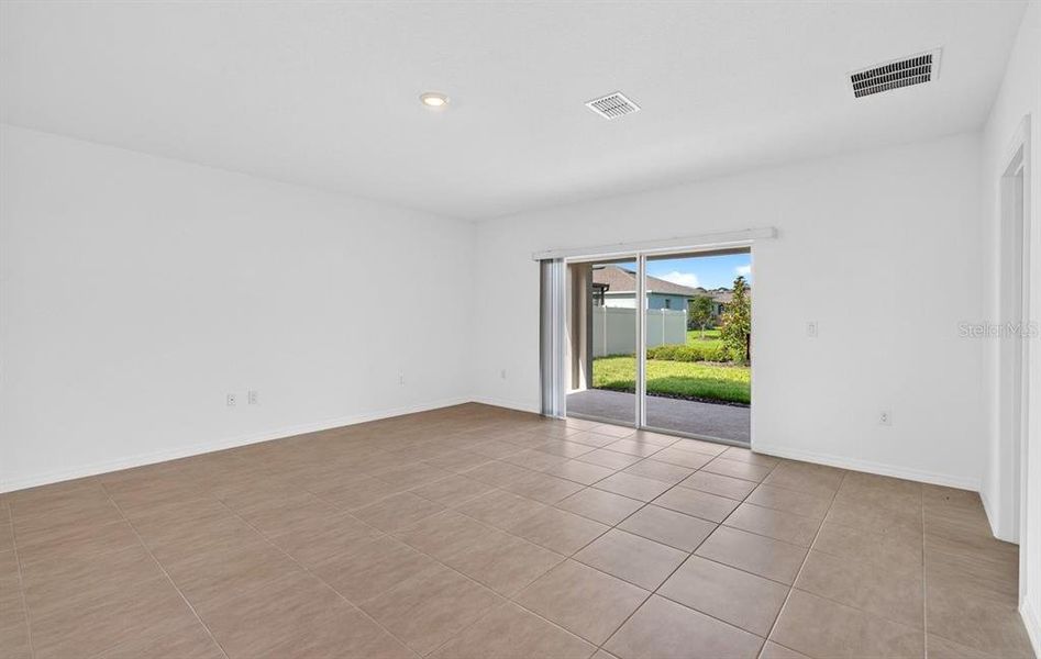 Spacious, unfurnished interior of a new home in Riverfront, Edgewater (Image 40). Spacious, unfurnished interior of a new home in Riverfront, Edgewater (Image 40).