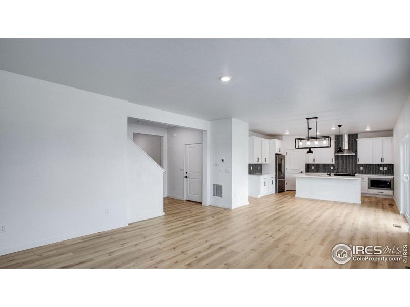 Spacious, unfurnished interior of a new home in , Fort Collins (Image 20).