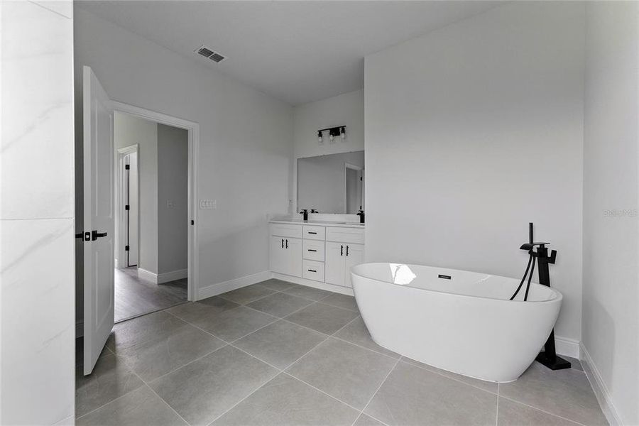 Furnished interior view inside a new home in , Ocala (Image 10).