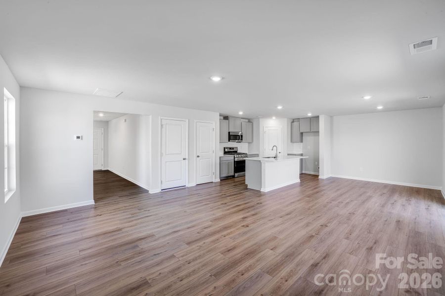 Spacious, unfurnished interior of a new home in Cleveland Hill, Shelby (Image 25).