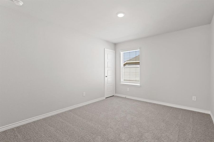 Spacious, unfurnished interior of a new home in Deer Creek, Crowley (Image 34).