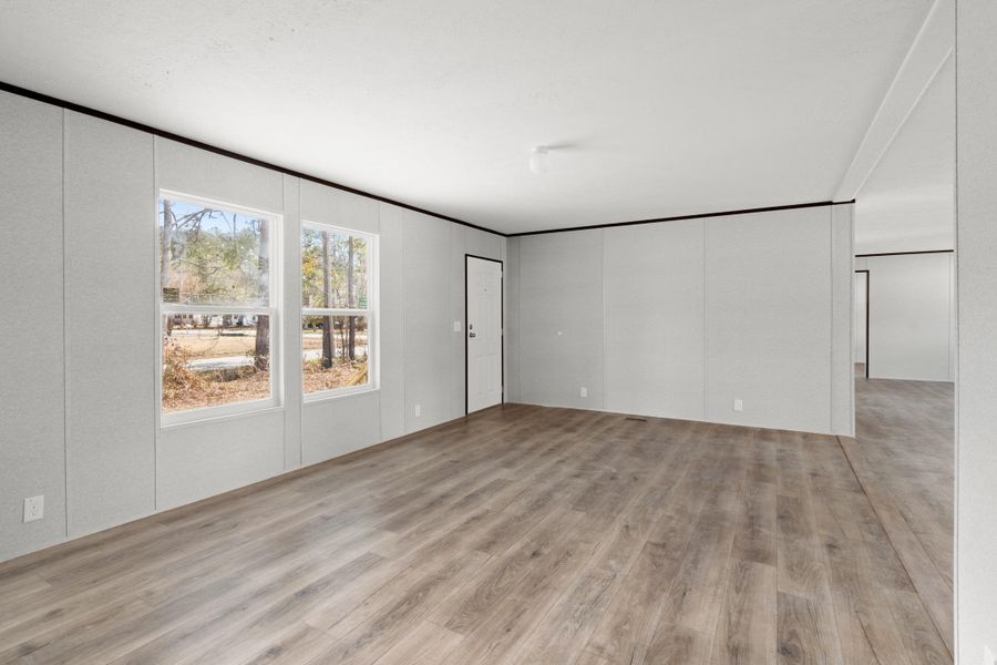 Spacious, unfurnished interior of a new home in , Summerville (Image 10).