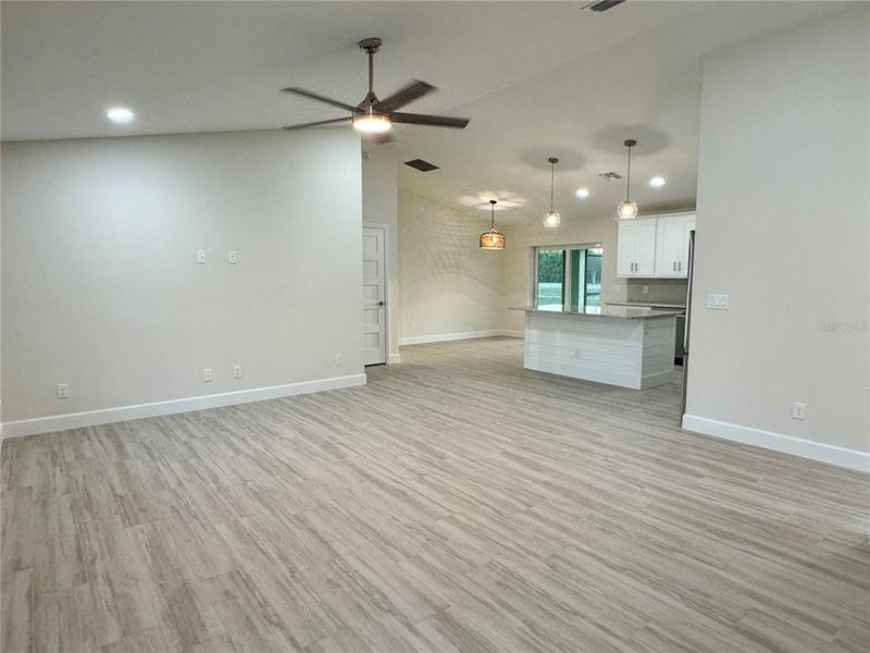 Spacious, unfurnished interior of a new home in , Englewood (Image 17).
