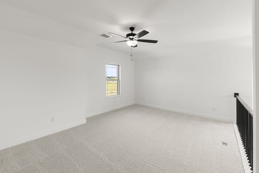 Spacious, unfurnished interior of a new home in River Ranch, Van Alstyne (Image 24).