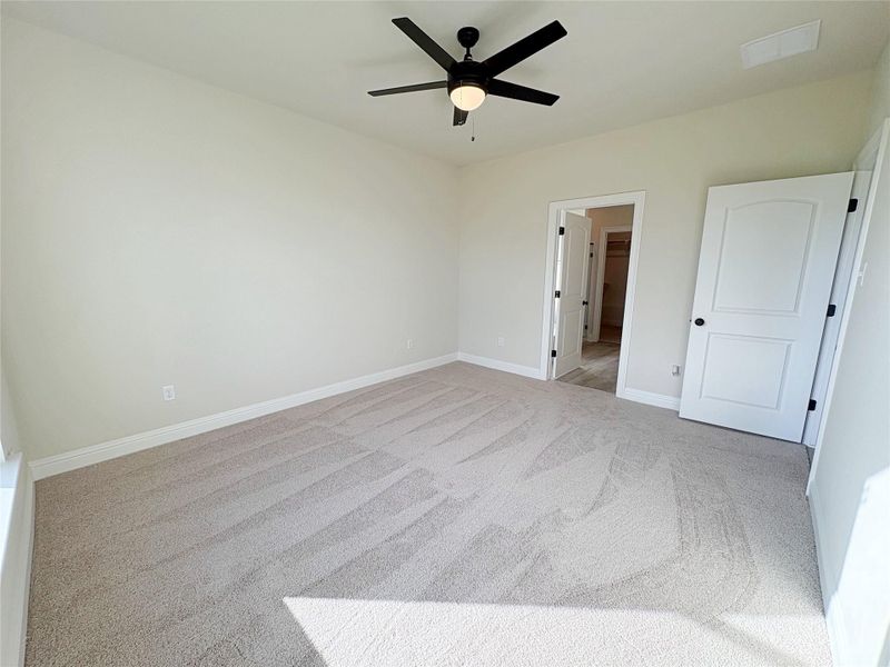 Spacious, unfurnished interior of a new home in Orange Gardens, Orange (Image 20).