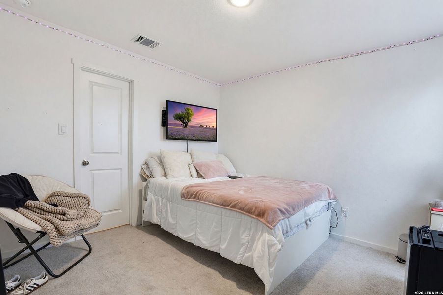 Furnished interior view inside a new home in Steelwood Trails, New Braunfels (Image 16).