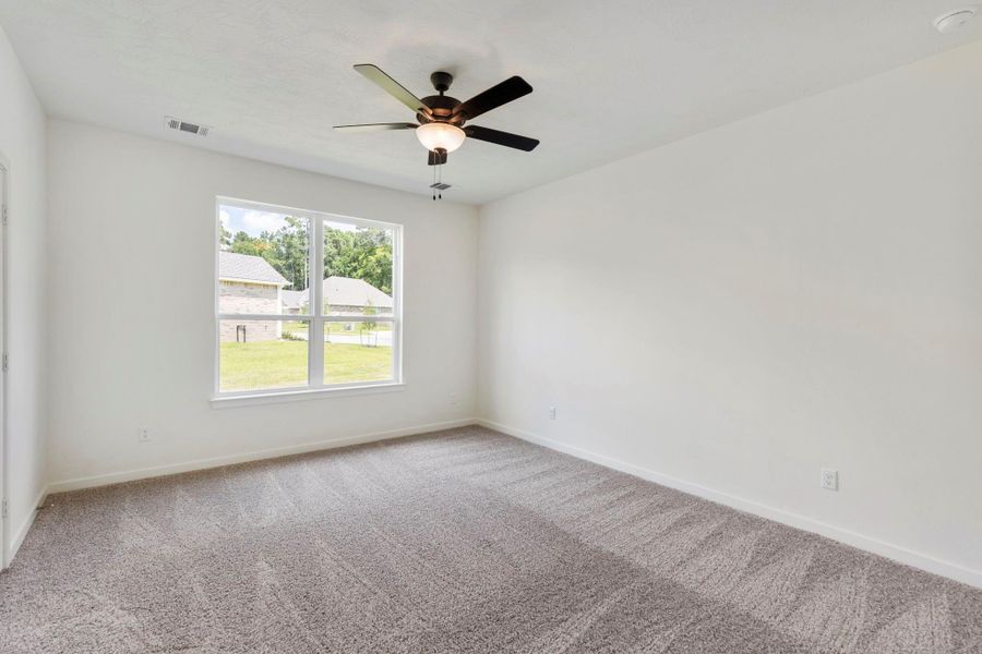 Spacious, unfurnished interior of a new home in Spring Lake, Huntsville (Image 39).