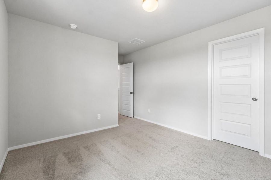 Spacious, unfurnished interior of a new home in Edgebrooke, Pflugerville (Image 24).