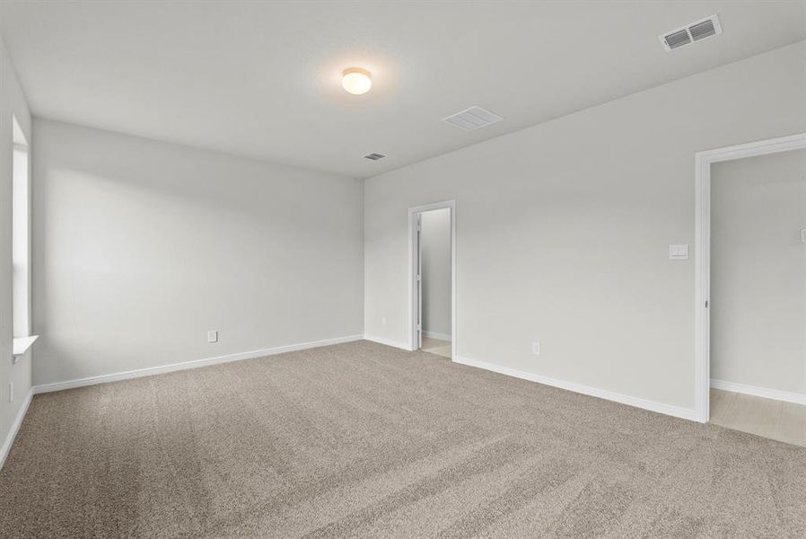 Spacious, unfurnished interior of a new home in The Canyons, Keene (Image 20).
