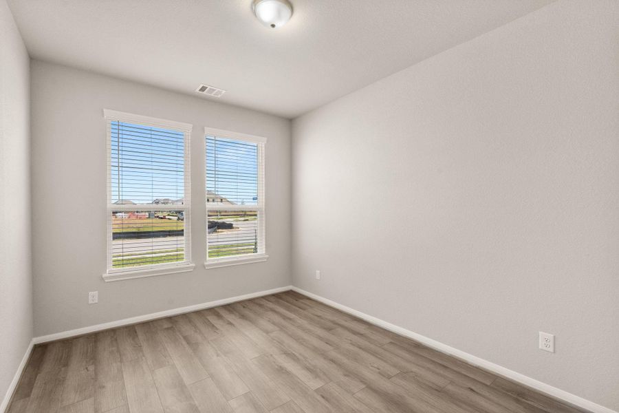 Note: Sample product photo. Actual exterior and interior selections may vary by homesite. Photo may be virtually staged