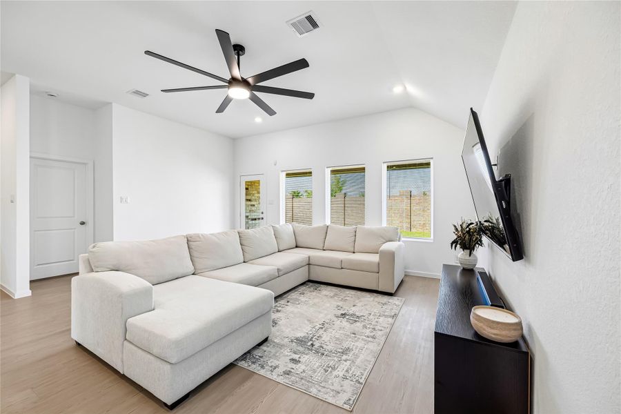 Furnished interior view inside a new home in Lago Mar, Texas City (Image 17).