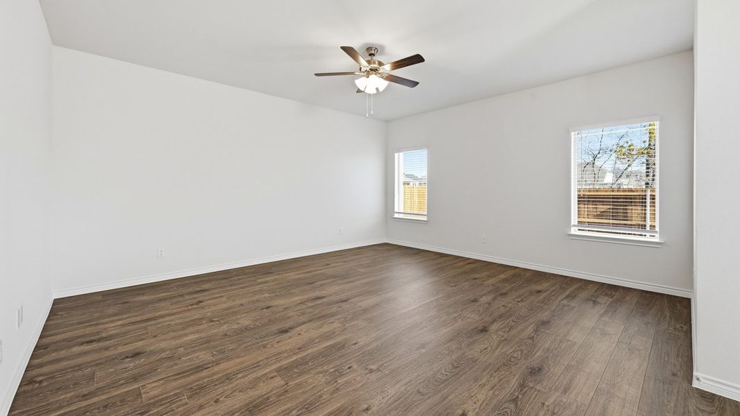 Spacious, unfurnished interior of a new home in Winchester Crossing, Princeton (Image 5).