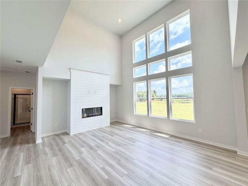 Spacious, unfurnished interior of a new home in Windsong Estates, McDonough (Image 11).