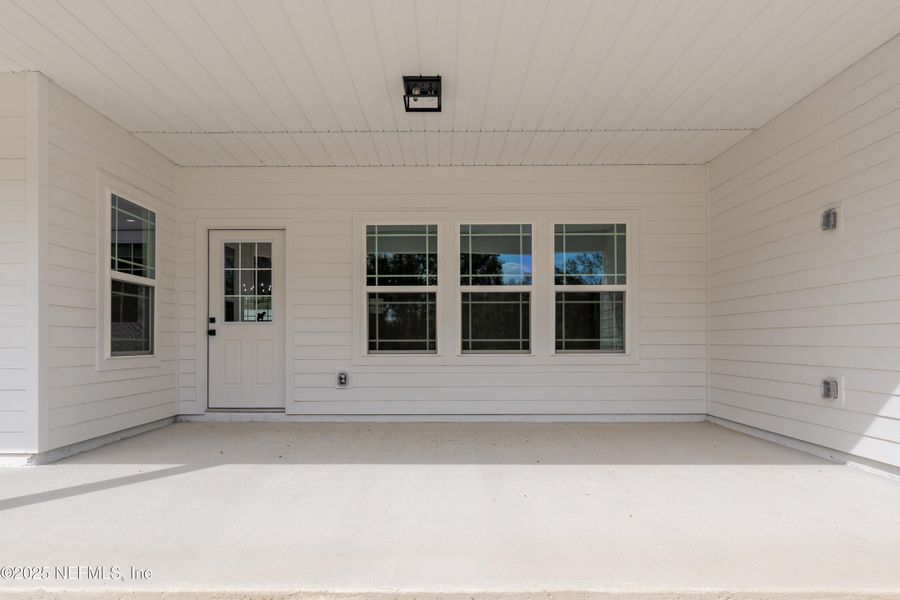Exterior details and patio area of a home in , Middleburg (Image 4).