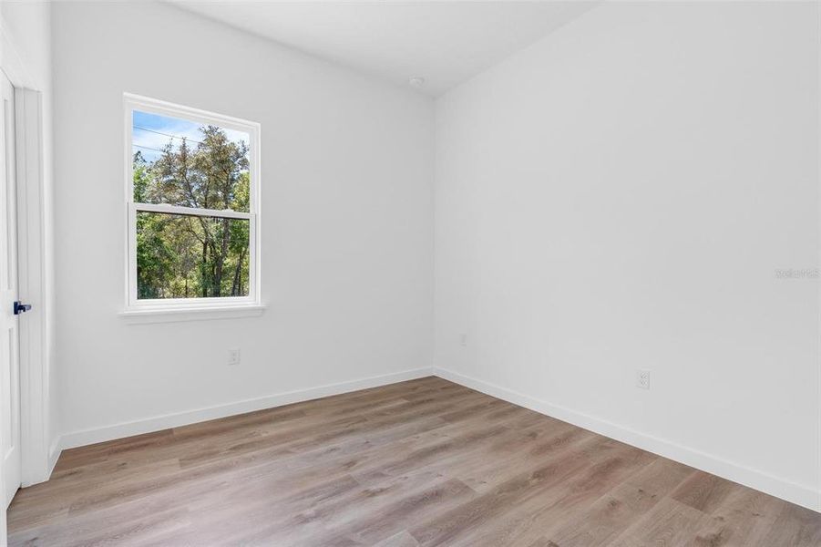 Spacious, unfurnished interior of a new home in , Citrus Springs (Image 21).