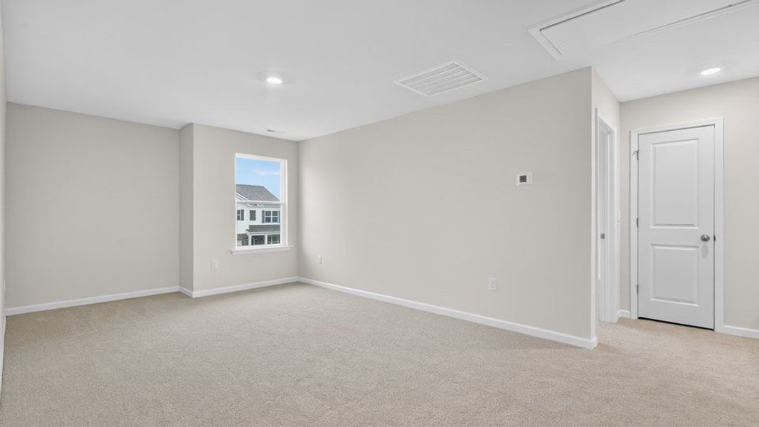 Spacious, unfurnished interior of a new home in Galvins Ridge, Sanford (Image 20).