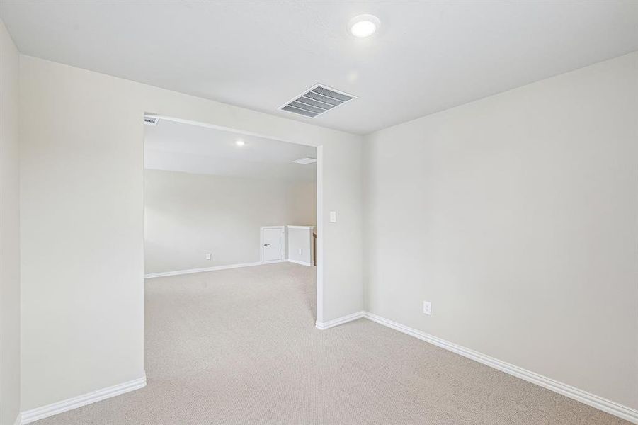 Spacious, unfurnished interior of a new home in Tesoro at Chisholm Trail Ranch, Crowley (Image 26).