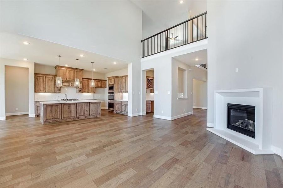 Furnished interior view inside a new home in Valencia, Manvel (Image 3).