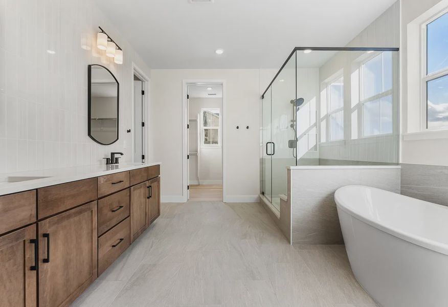 Homesite 15 Primary Bath - 17 of 18