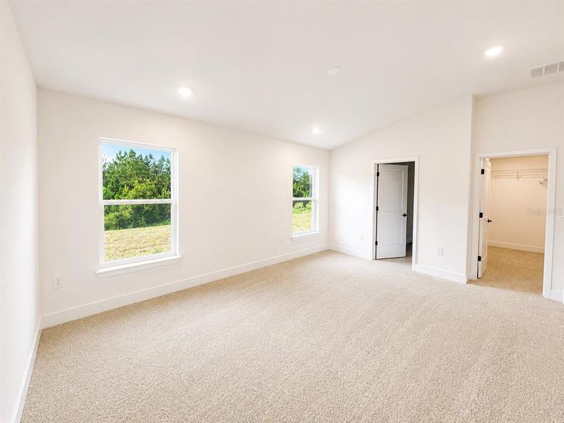 Spacious, unfurnished interior of a new home in , St. Cloud (Image 12).