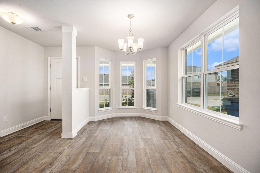 Spacious, unfurnished interior of a new home in Kiber Reserve, Angleton (Image 7).