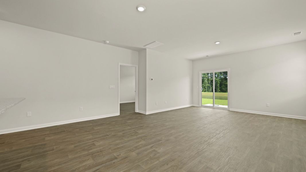 Spacious, unfurnished interior of a new home in Hunter's Branch, Hopkins (Image 10).